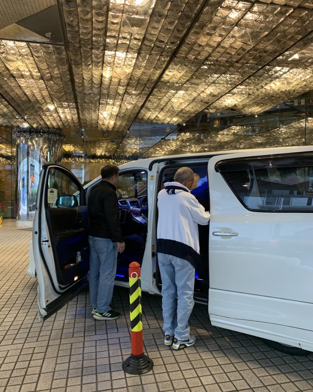 เช่ารถ Alphard